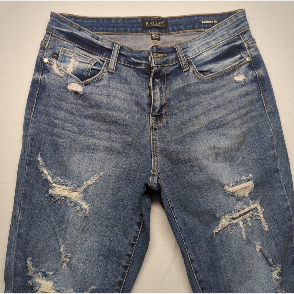 Judy Blue Boyfriend Fit Distressed stretch Jeans Medium Wash Womens 9/29 - Picture 2 of 9